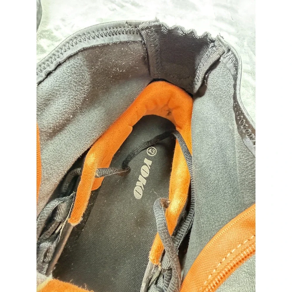 Yoko YXC 1.0 Cross Country Ski Boots Mens EU 43 (28.5 Mondo) Black Orange Gloves